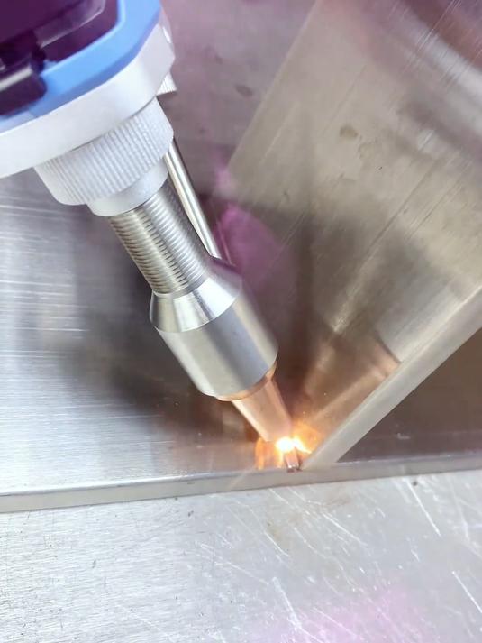 手持激光焊接机 高效精准的现代焊接解决方案